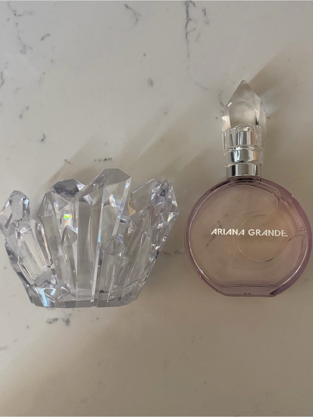 Ariana Grande REM